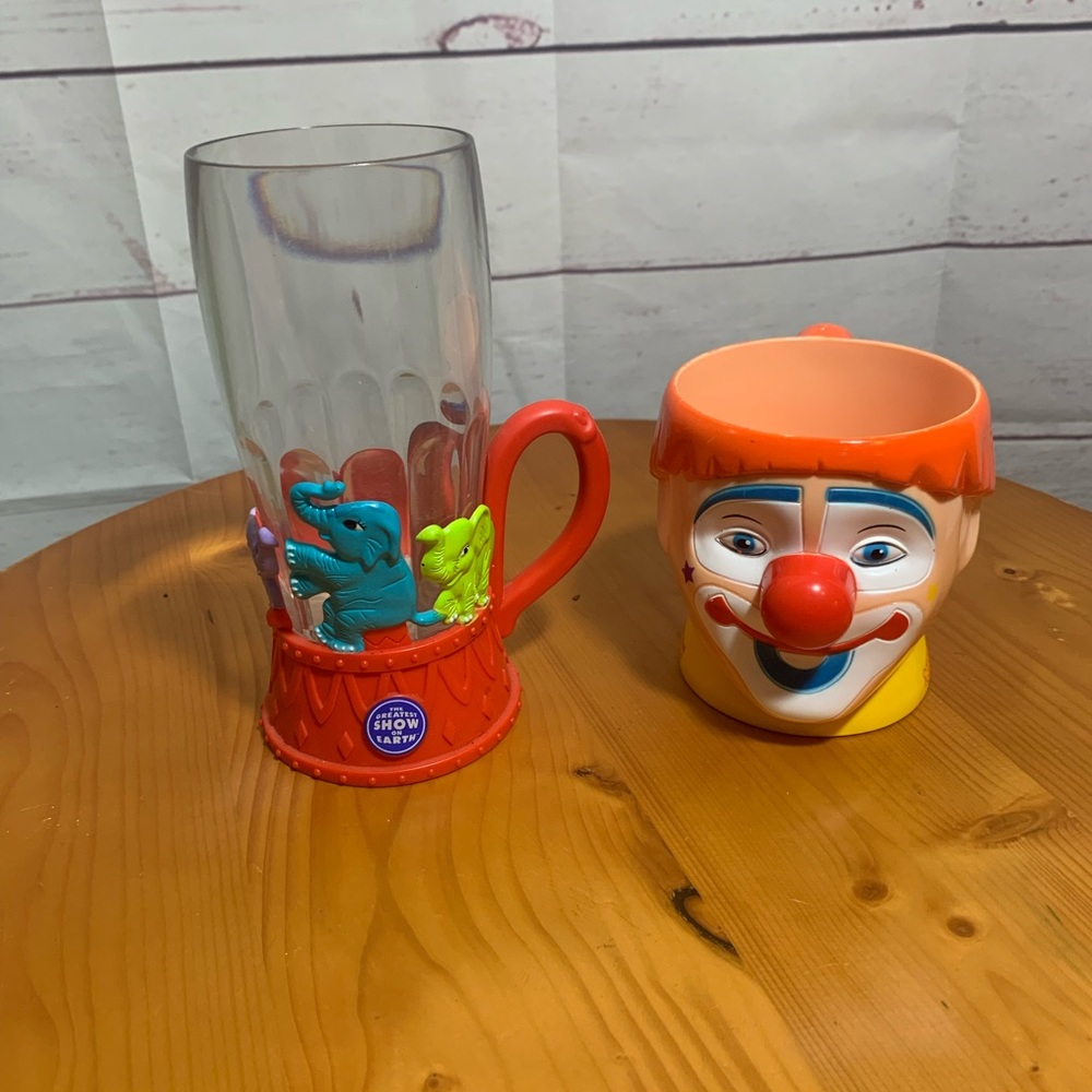 Vintage Barnum & Bailey the greatest show on earth circus cups Clown elephant